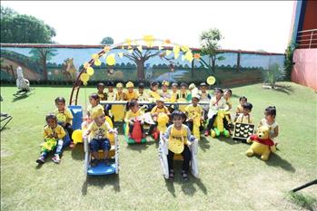 YELLOW DAY (NURSERY)