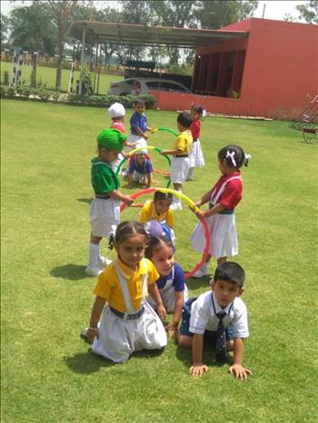 OBSTACLE CROSSING ACTIVITY (NURSERY)